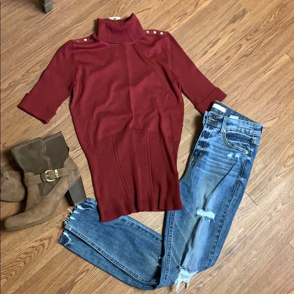 Philosophy Sweater top w/ short sleeves